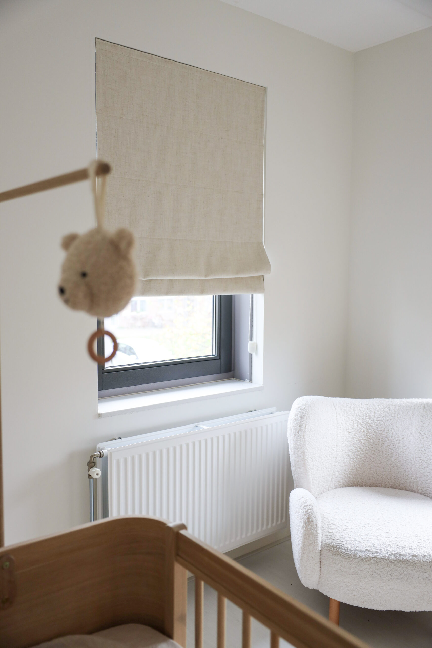Project met elegant gordijn en daglicht